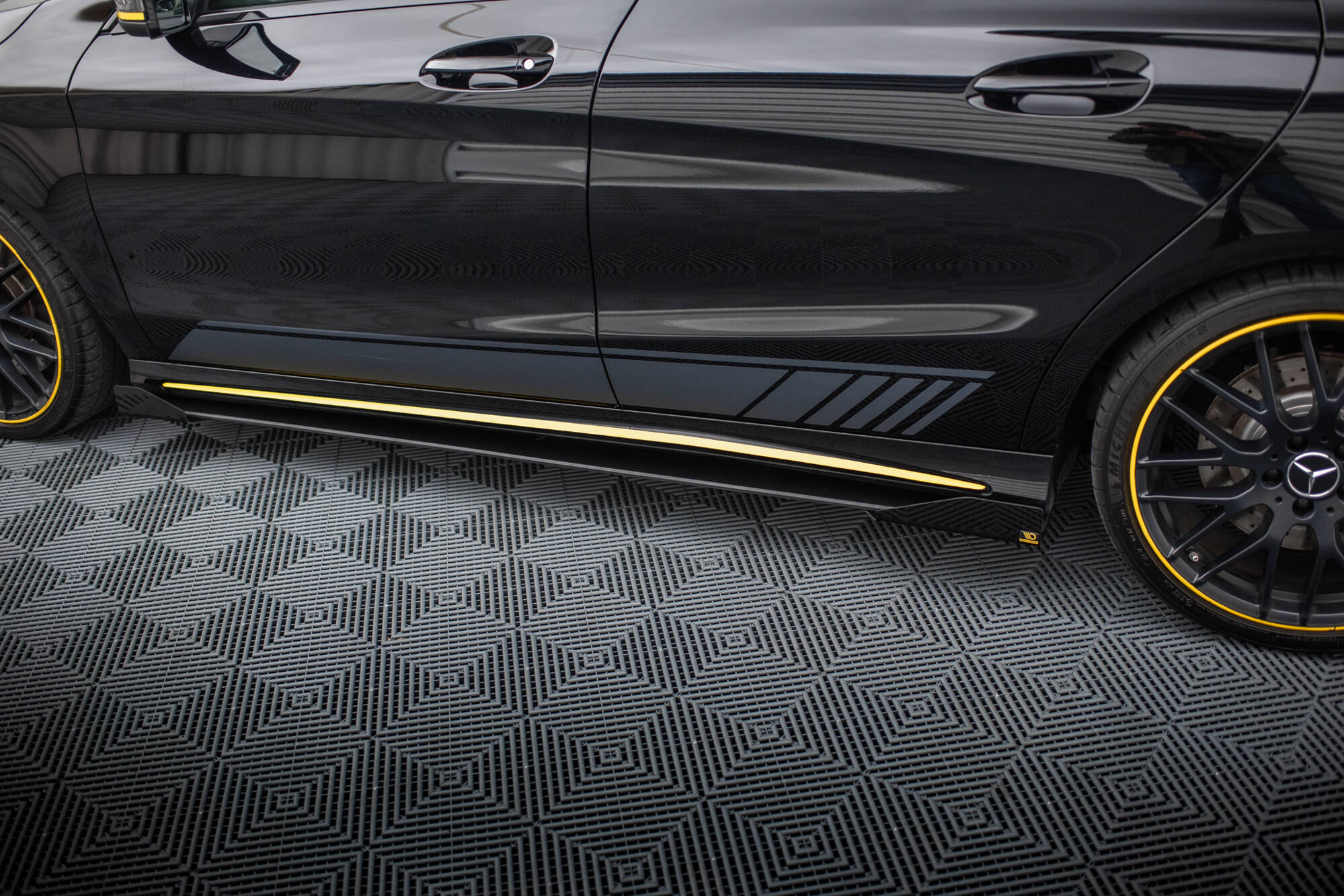 Side Flaps Mercedes-AMG CLA 45 C117 Facelift - 3