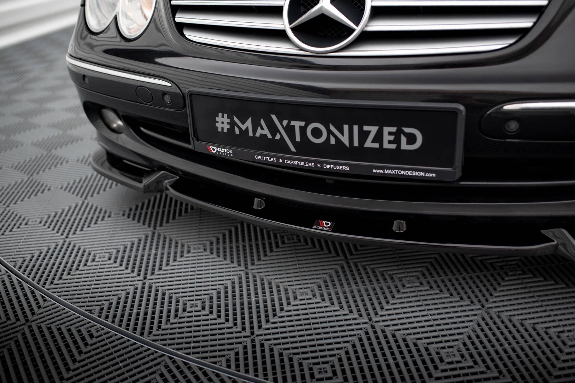 Front Splitter V.2 Mercedes CLK W209 - 2
