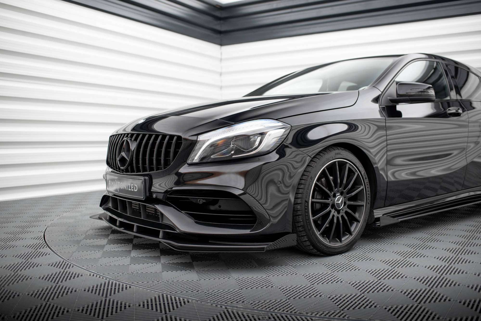 Front Flaps Mercedes-Benz A AMG-Line W176 Facelift - 4