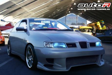 SEAT IBIZA 99-02 FRONTBUMPER TREX [AUTOR]