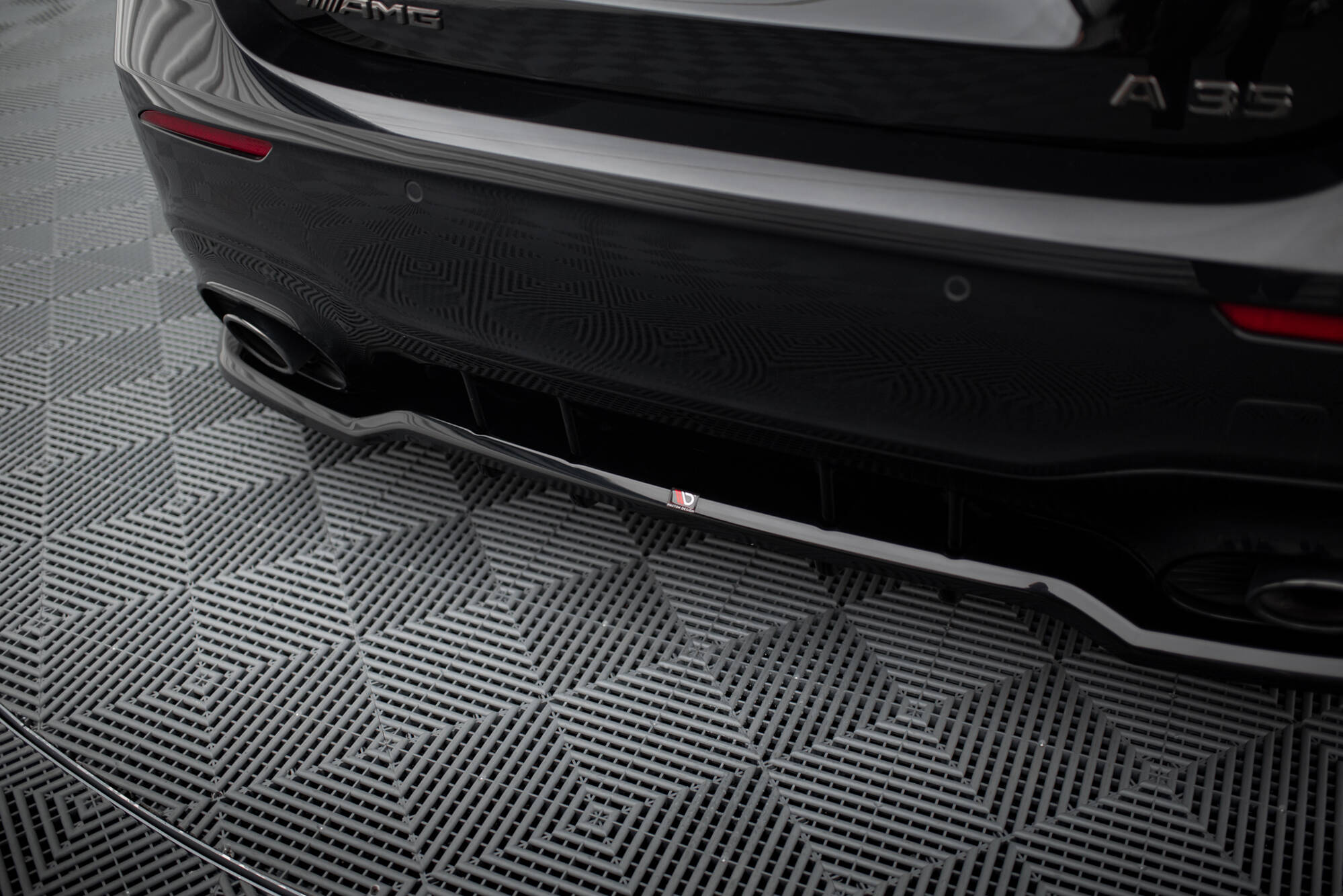 Central Rear Splitter (Vertical Bars) Mercedes-AMG A35 Hatchback W177 - 3