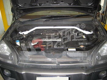 HYUNDAI TUCSON 05-09 ULTRARACING FRONT UPPER STRUTBAR