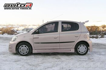 TOYOTA YARIS 99-03 SIDESKIRTS BOOSTER [AUTOR]