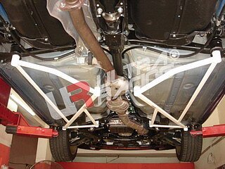 IMPREZA STI 00-07 GD ULTRARACING 2X 4-POINT FLOOR/SIDE BARS