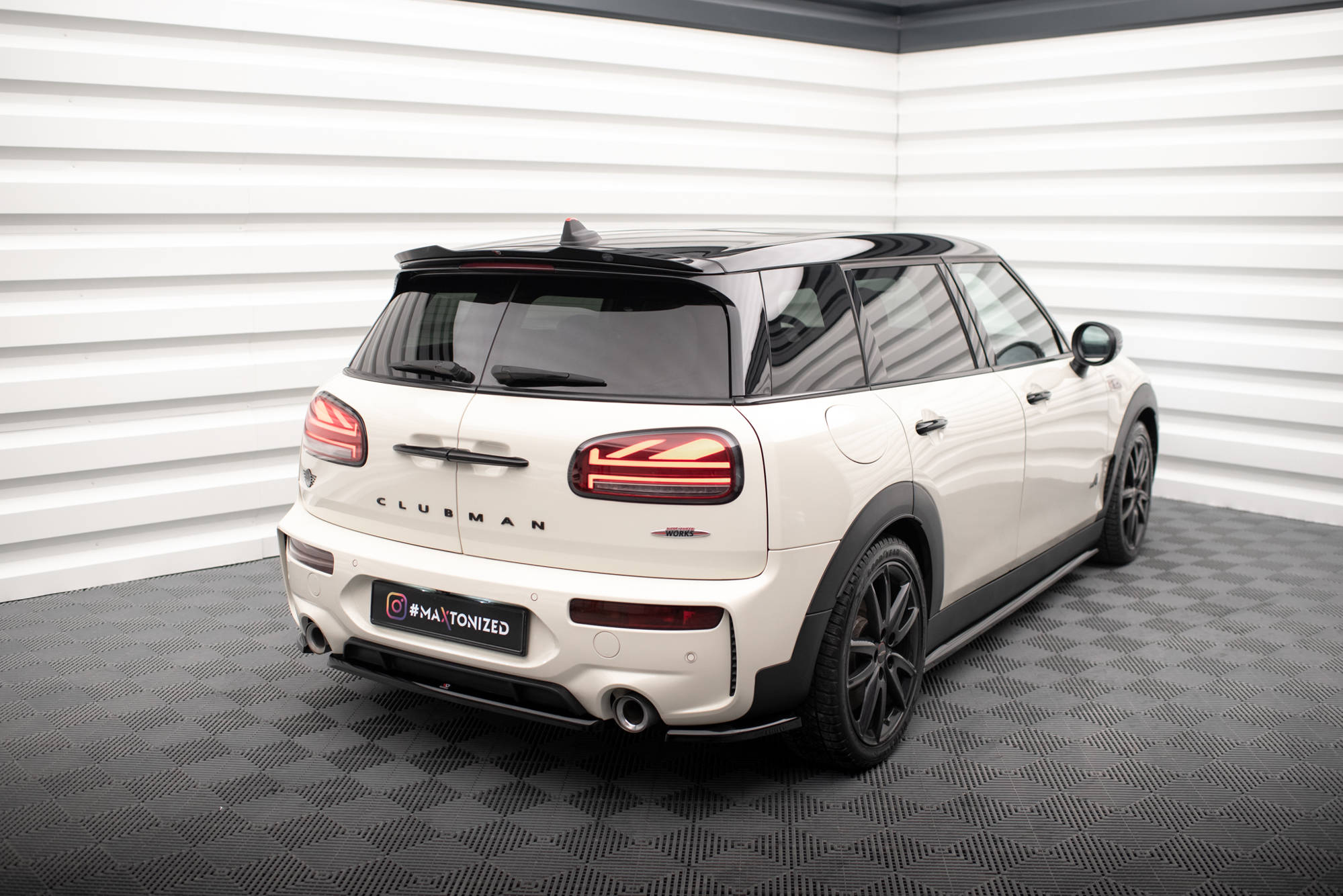 Central Rear Splitter Mini Cooper Clubman John Cooper Works F54 Facelift - 4
