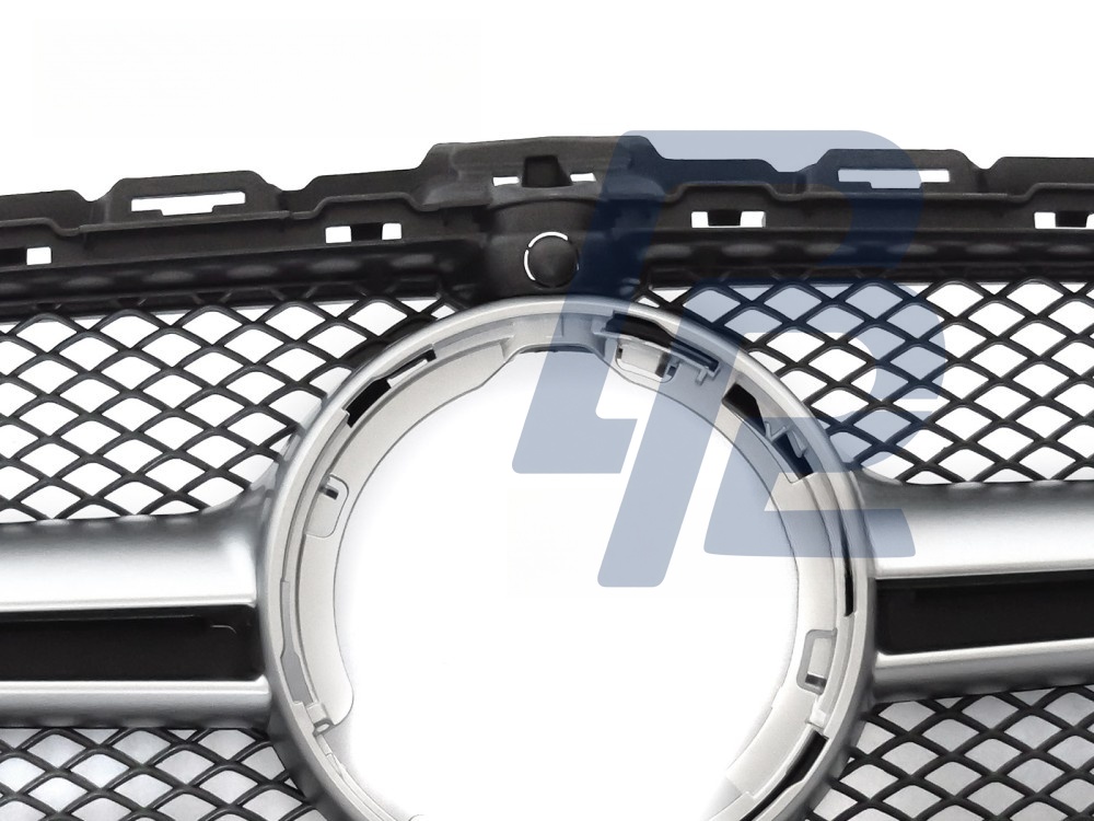 Grille Black Silver with Camera Hole for Mercedes W205 2018–2021 / S205 2018–2021 / C205 2018–2023 / A205 2018–2023 - 4