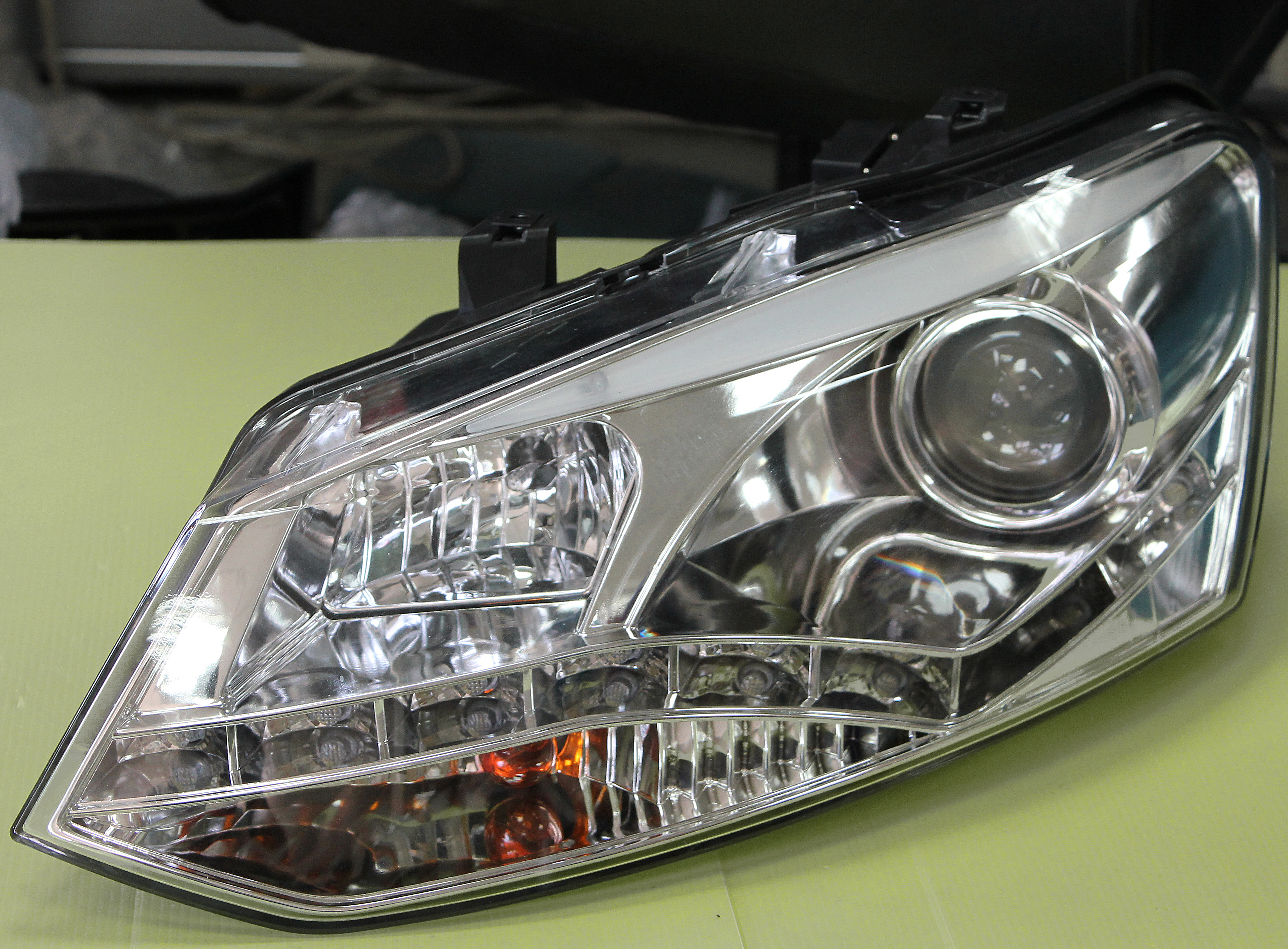 VW POLO 6R 10+ STRÅLKASTARE SET DRL KLARA (ELEKTRISKA)