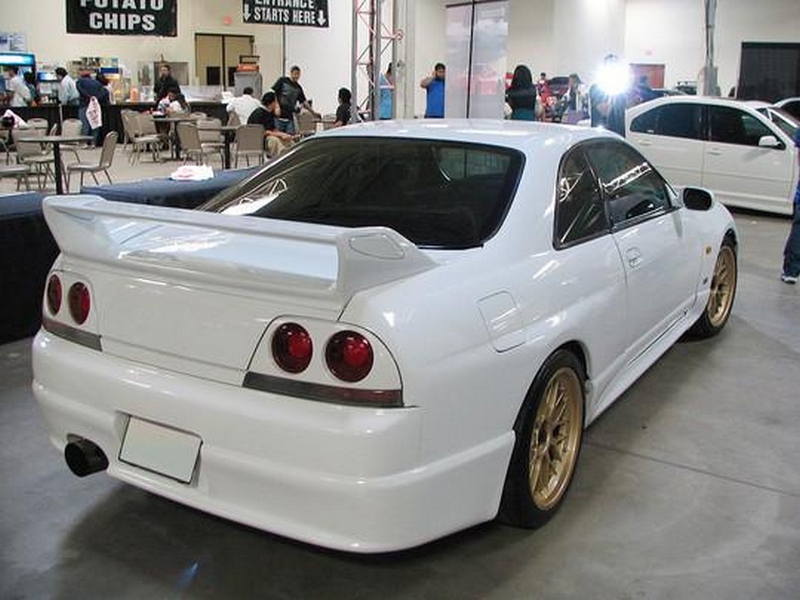 VINGE GTR REPLICA NISSAN R33 GTS
