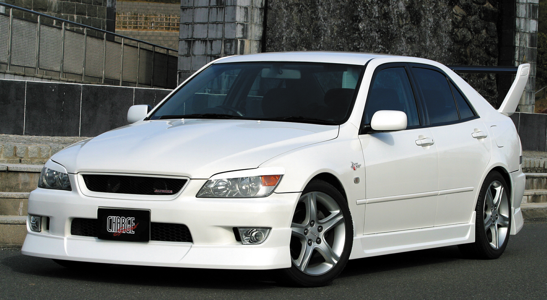 LEXUS IS200/300 CHARGESPEED FRÄMRE STÖTFÅNGARELÄPP