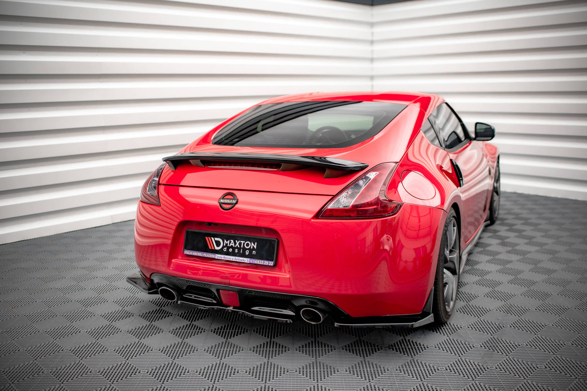 Central Rear Splitter V.2 Nissan 370Z (2009-2020) - 2