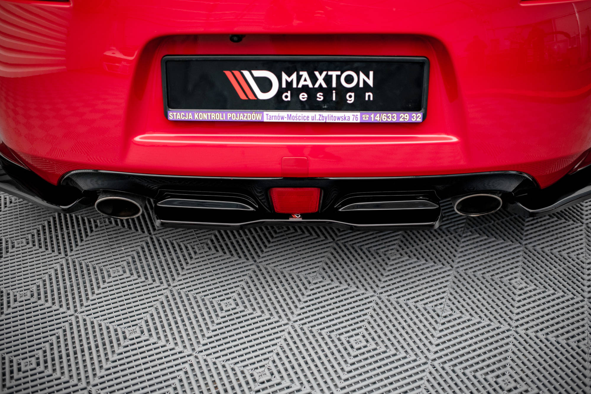 Central Rear Splitter V.2 Nissan 370Z (2009-2020) - 3