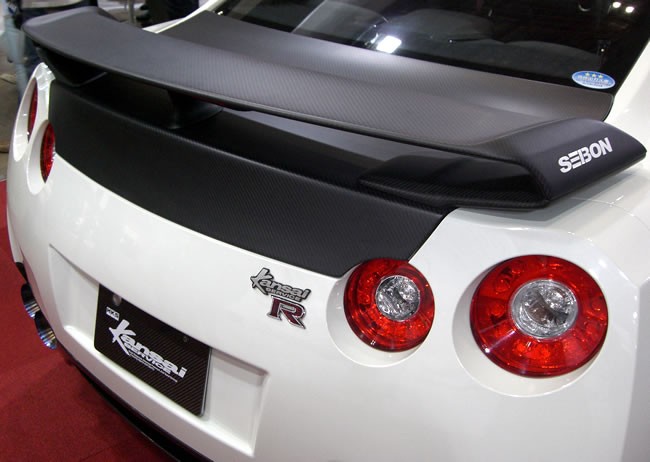 NISSAN SKYLINE R35 GTR 09+ SEIBON OEM DRY-CARBON BAGAGELUCKA - 3