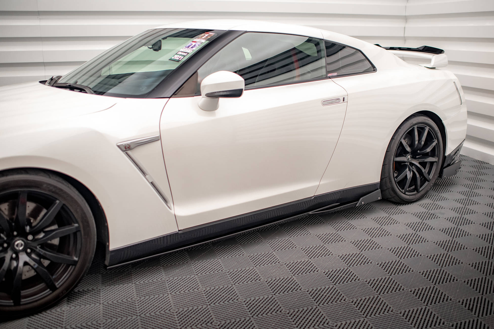 Side Skirts Diffusers + Flaps Nissan GTR R35 1st Facelift - 4
