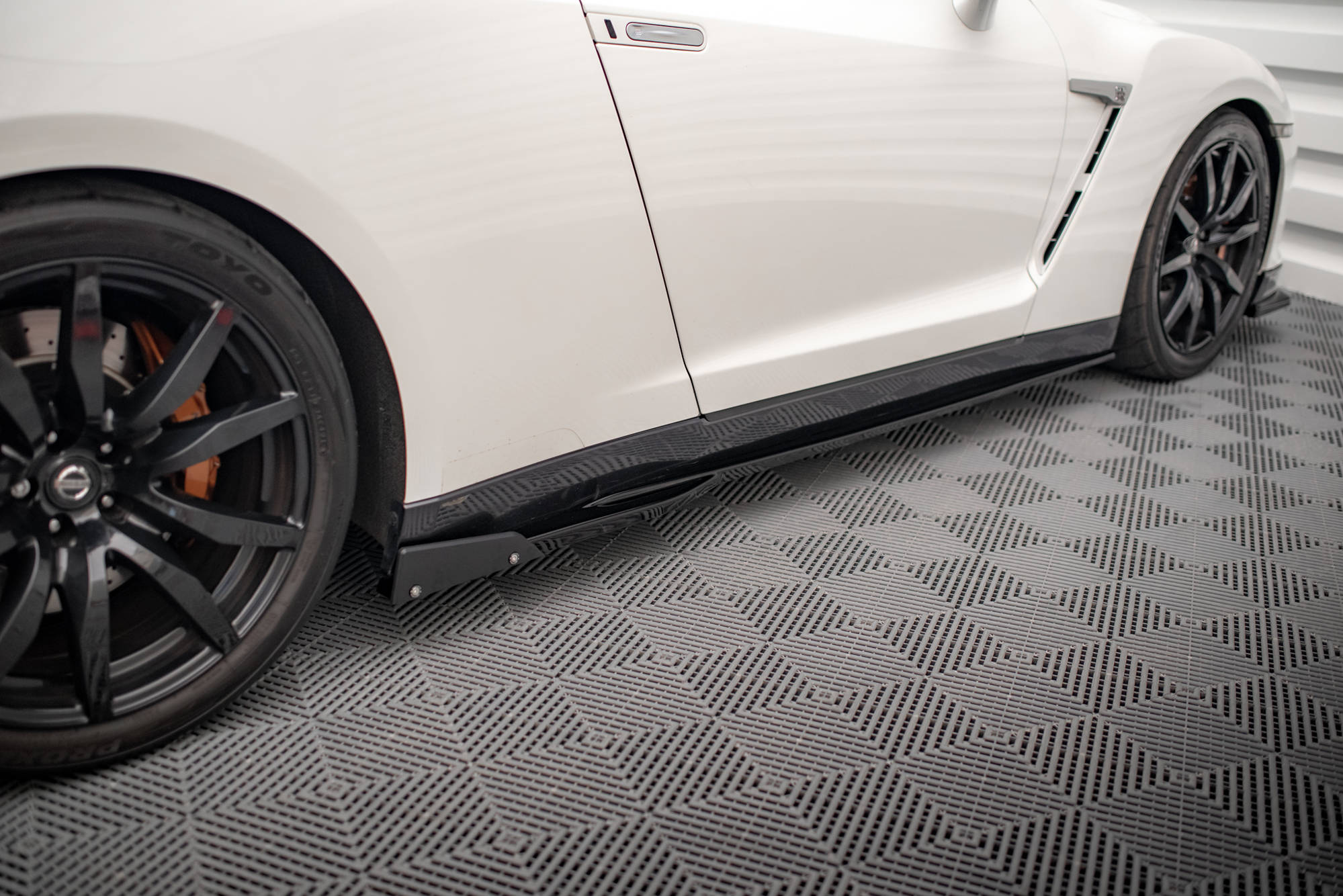 Side Skirts Diffusers + Flaps Nissan GTR R35 1st Facelift - 2