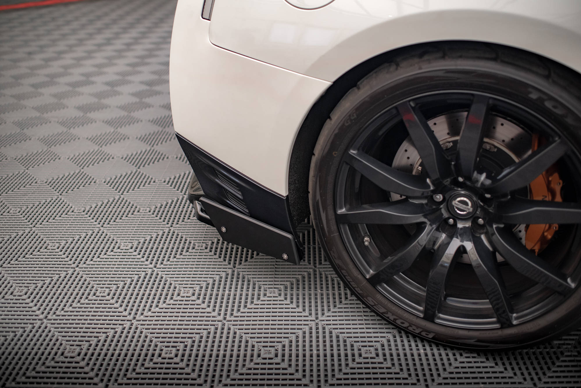 Central Rear Splitter + Flaps Nissan GTR R35 1st Facelift - 5