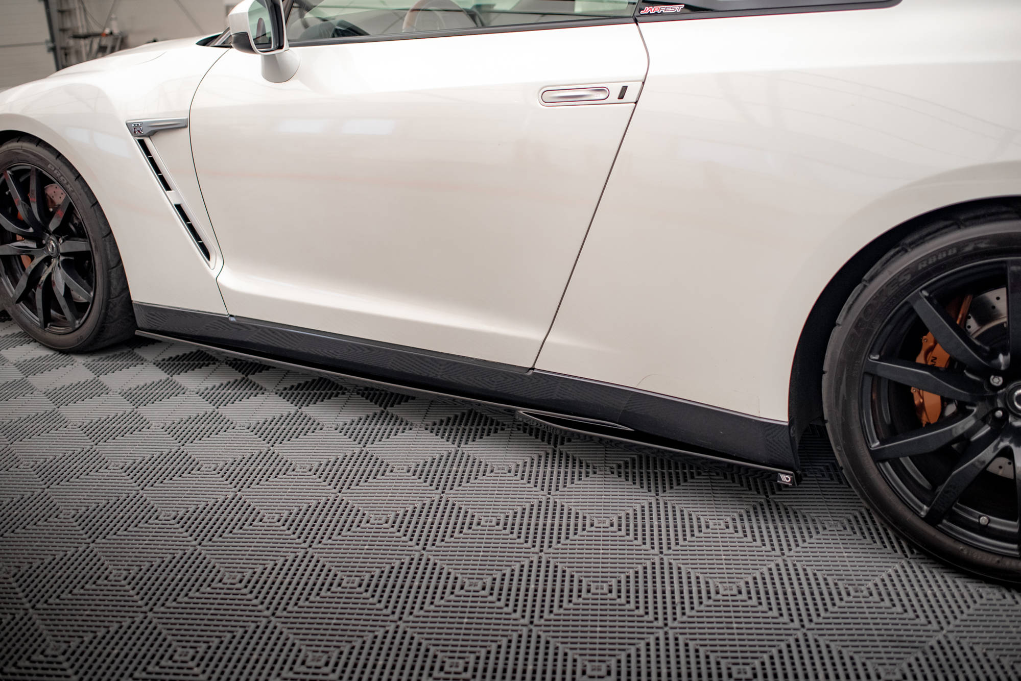 Side Skirts Diffusers Nissan GTR R35 1st Facelift - 4