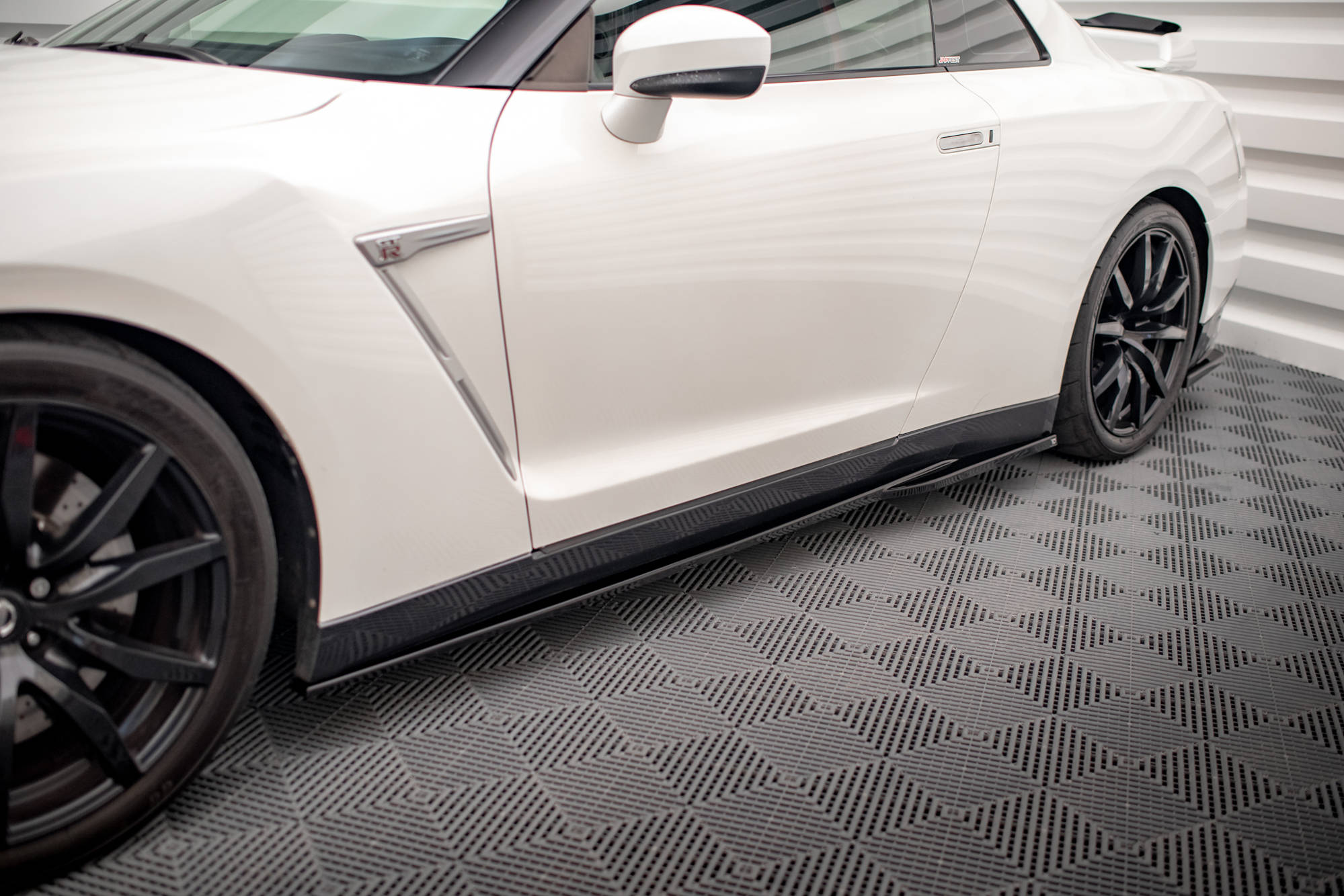 Side Skirts Diffusers Nissan GTR R35 1st Facelift - bluepower.se