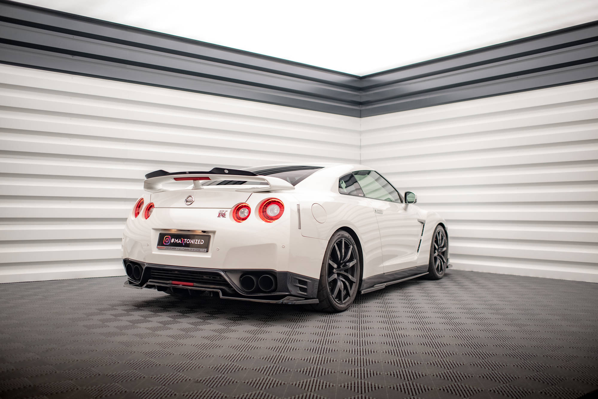 Side Skirts Diffusers Nissan GTR R35 1st Facelift - bluepower.se