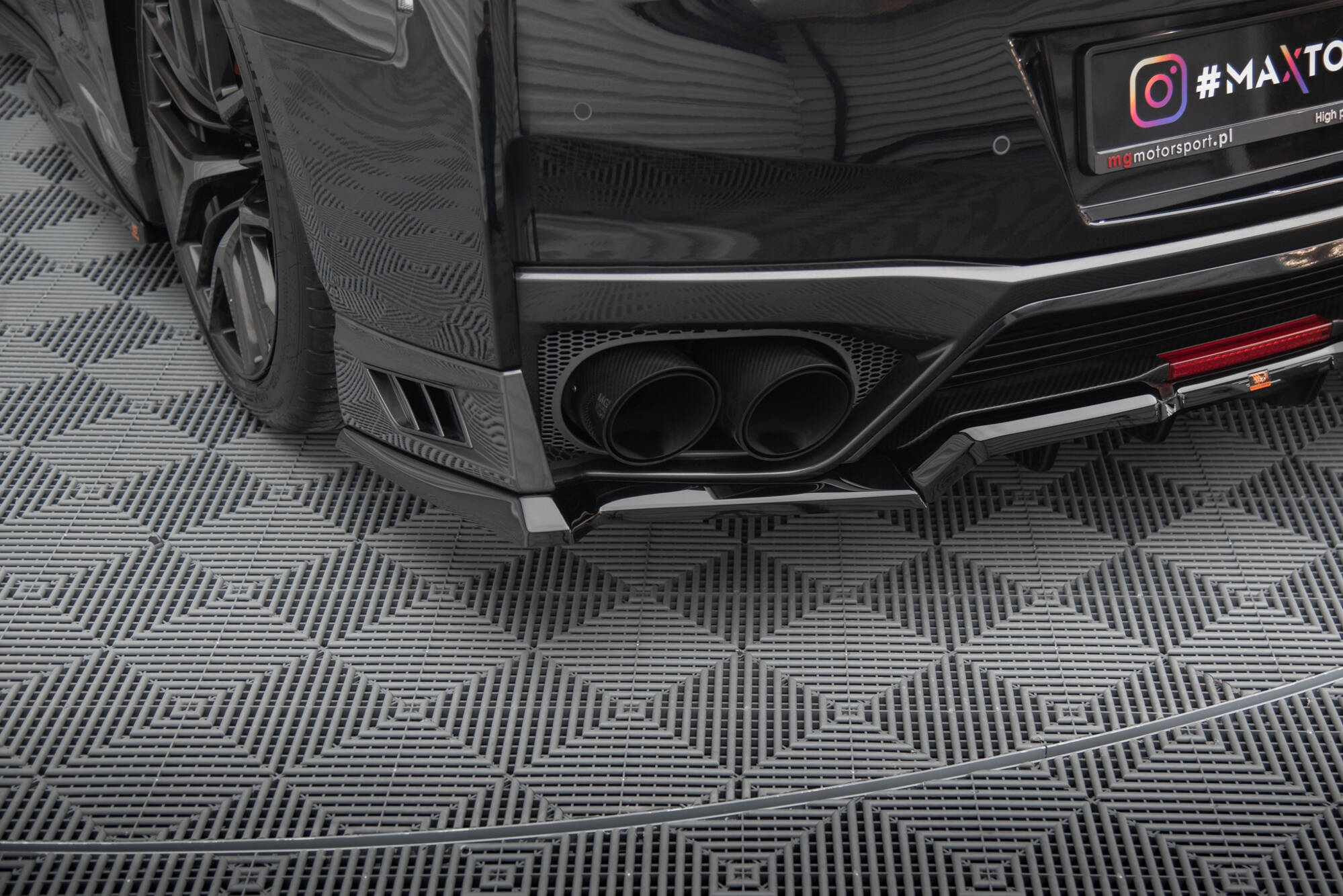 Rear Side Splitters Nissan GTR R35 Facelift - 5
