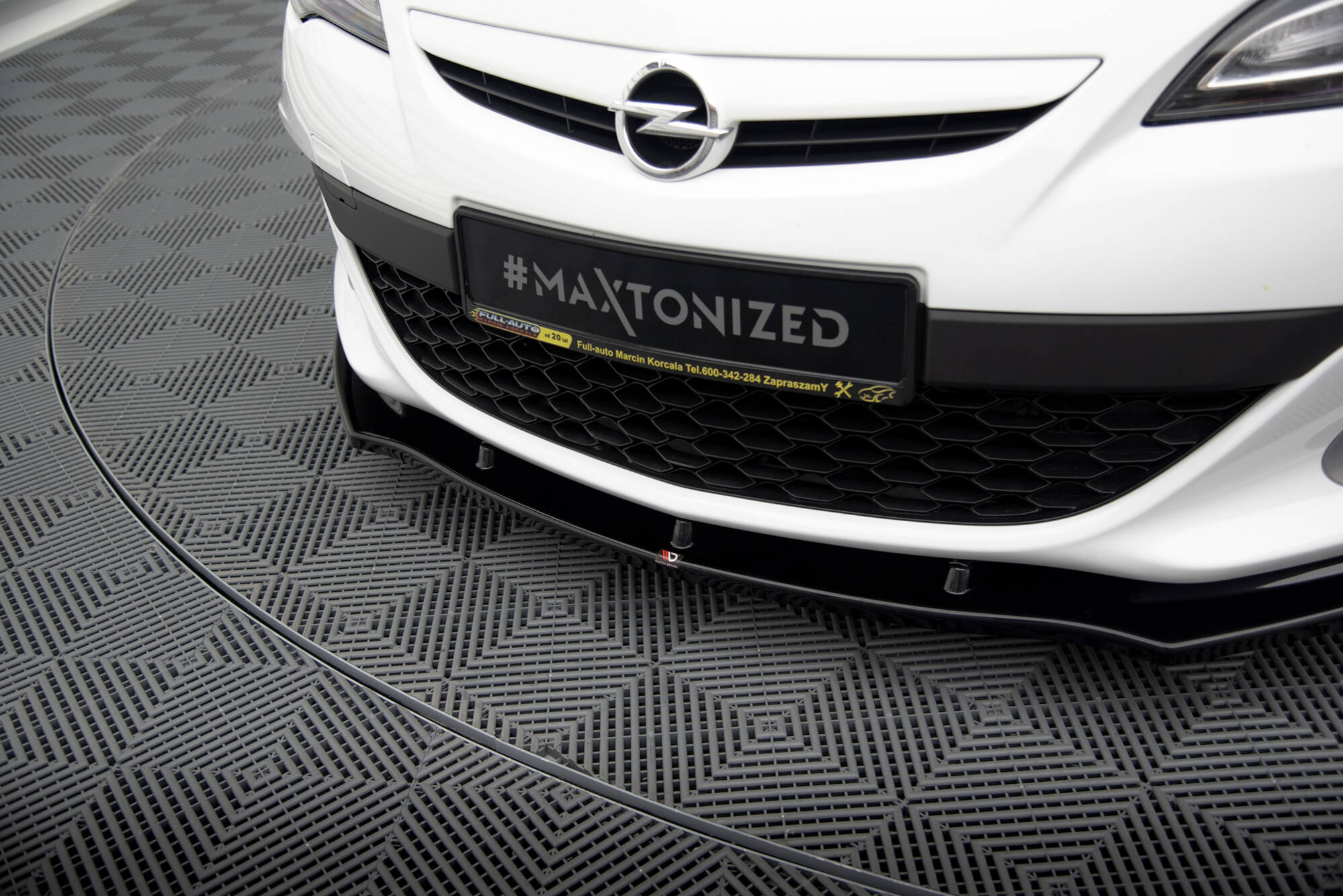 Front Splitter V.1 Opel Astra J OPC / VXR - 4
