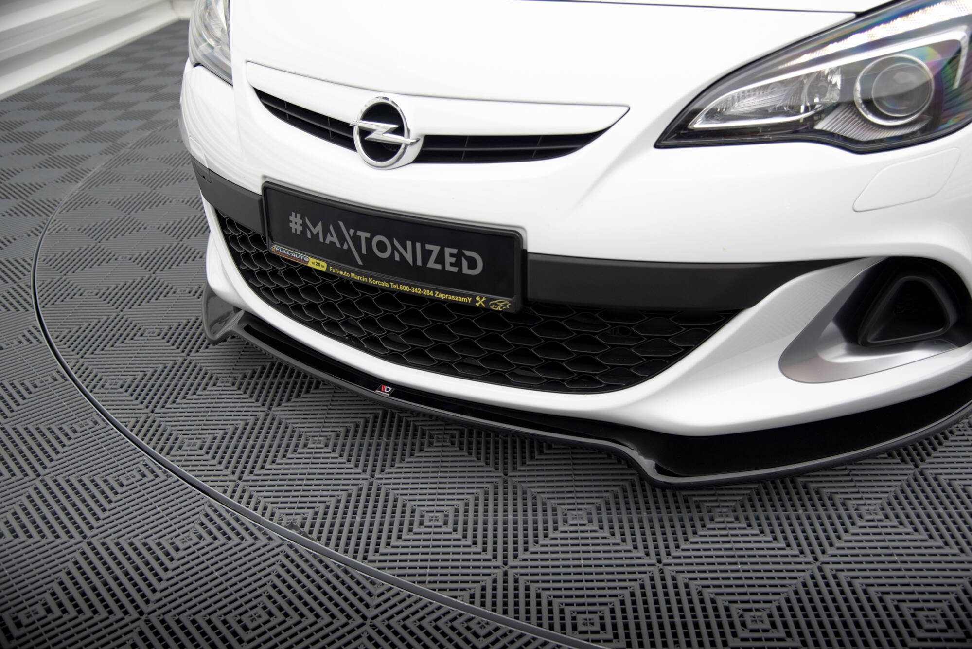 Front Splitter V.2 Opel Astra J OPC / VXR - 4