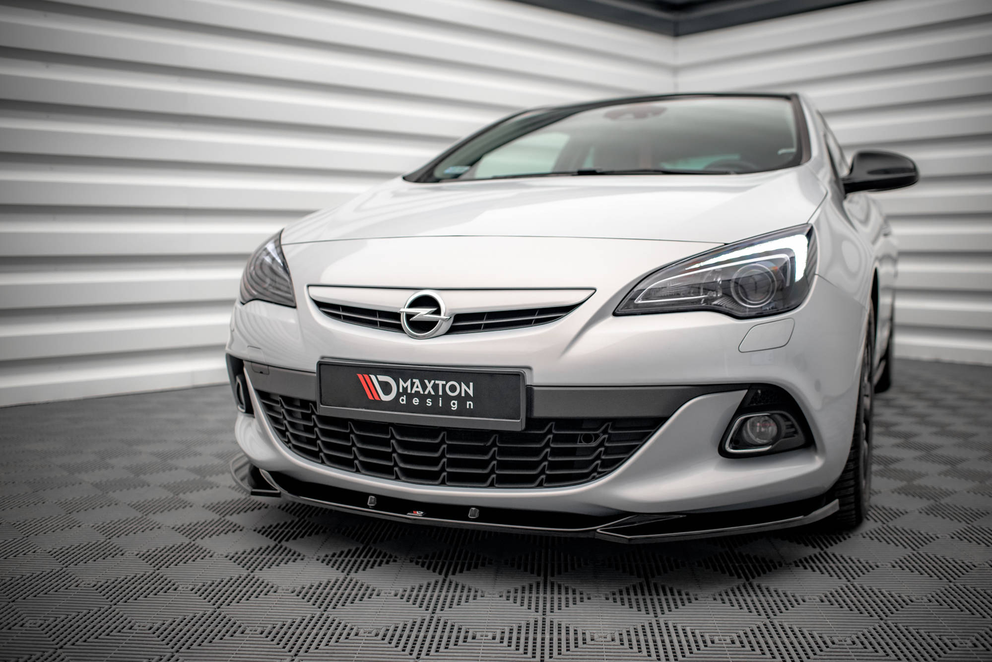 Front Splitter V.1 Opel Astra GTC Opc-line J (2011-2018) - 2