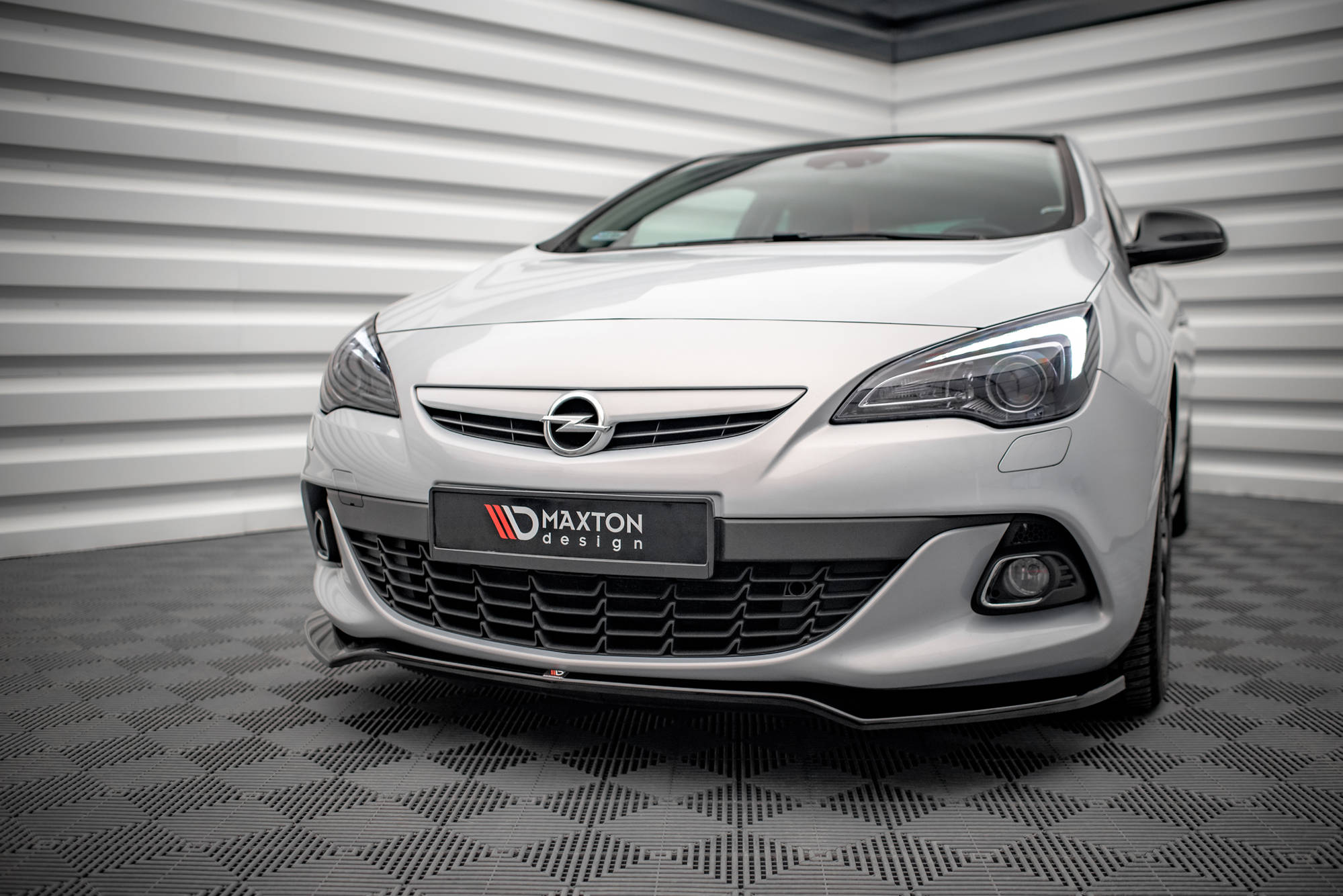 Front Splitter V.2 Opel Astra GTC Opc-line J (2011-2018) - 4