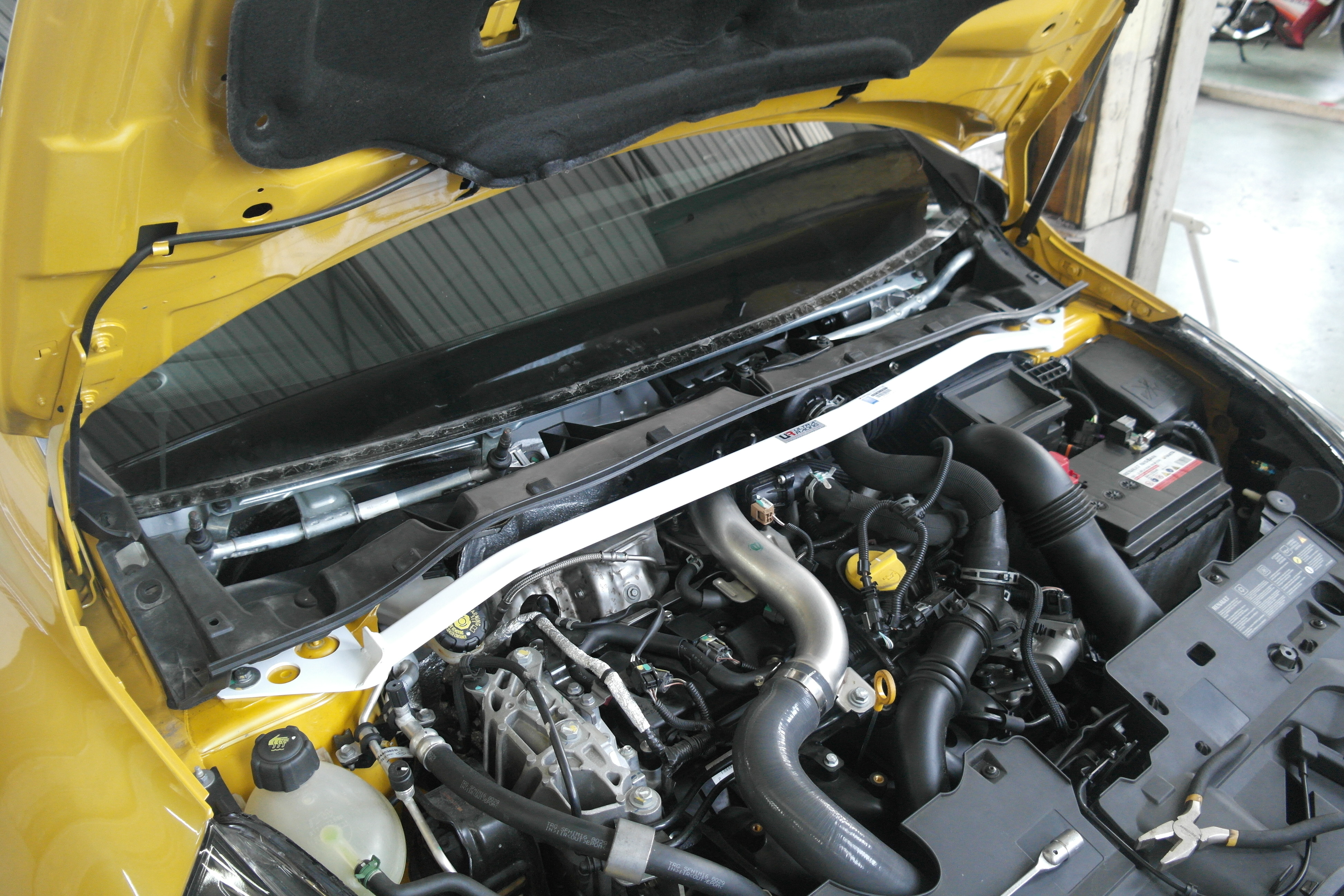 RENAULT CLIO RS MK4 13+ ULTRA-R 2P FRÄMRE ÖVRE FJÄDERBENSSTAG BAR - 6