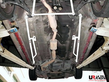 HYUNDAI COUPE 96-99 ULTRARACING 2X 3-POINT FLOOR BARS 1584