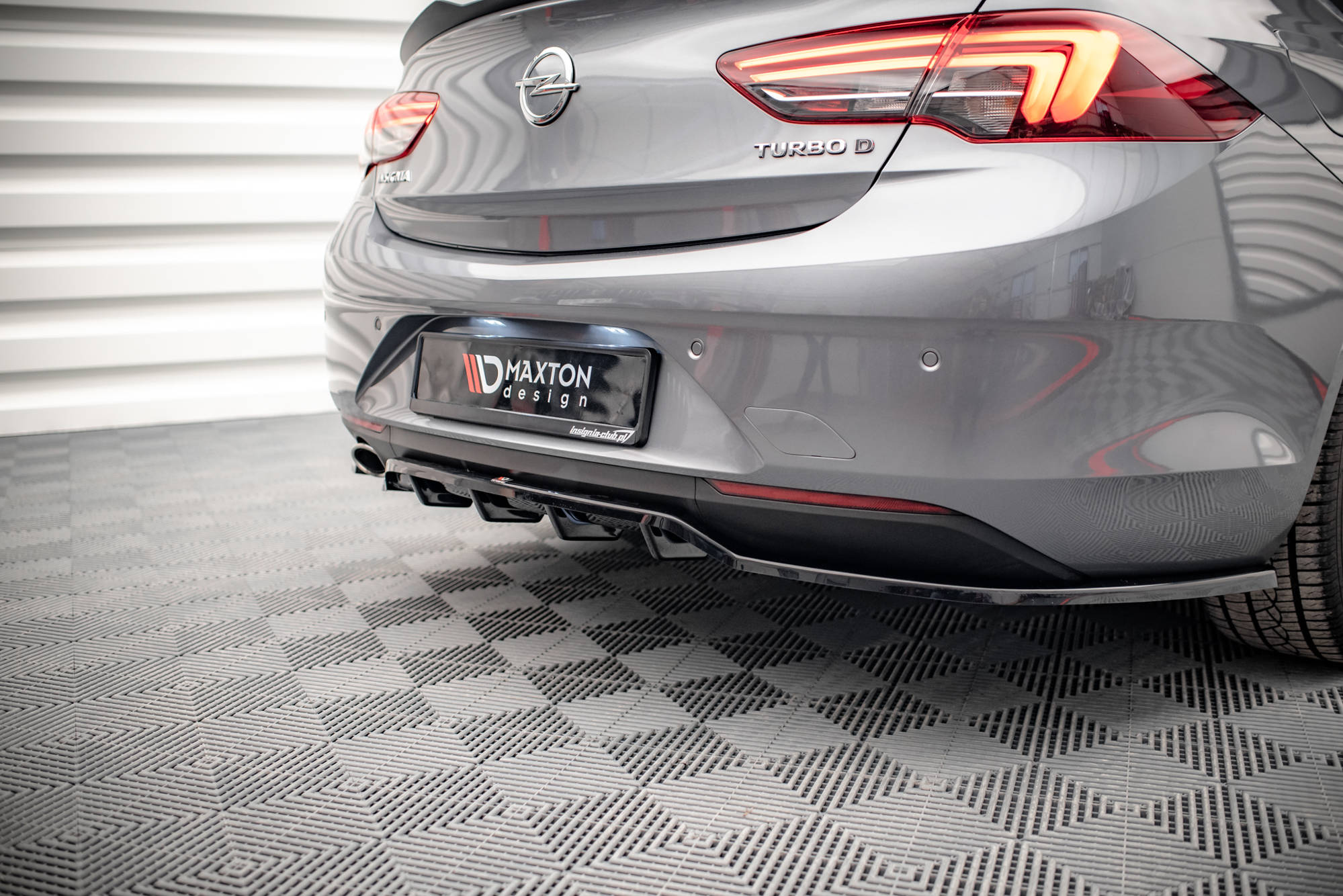 Central Rear Splitter (Vertical Bars) Opel / Vauxhall Insignia Mk2 - 4