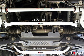 TOYOTA HIACE/H200 04+ ULTRARACING FRONT LOWER TIEBAR 1365