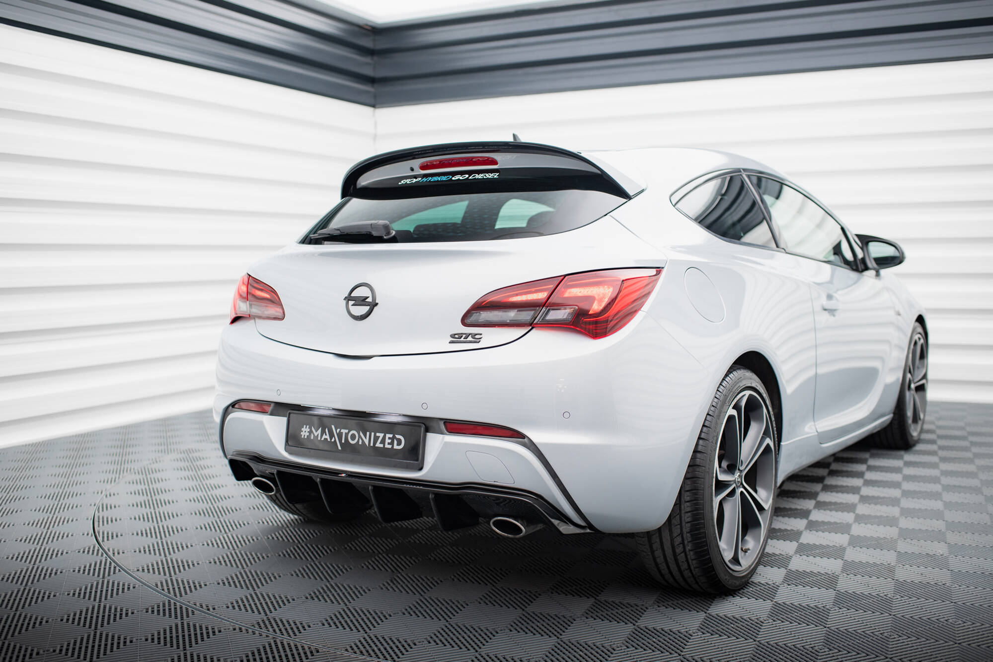 Rear Valance Opel Astra GTC OPC-Line J (Version with single exhausts on both sides) - 2
