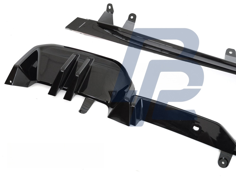 Diffuser Twin Outlet Performance Style for BMW G60 G61 2023– - 4