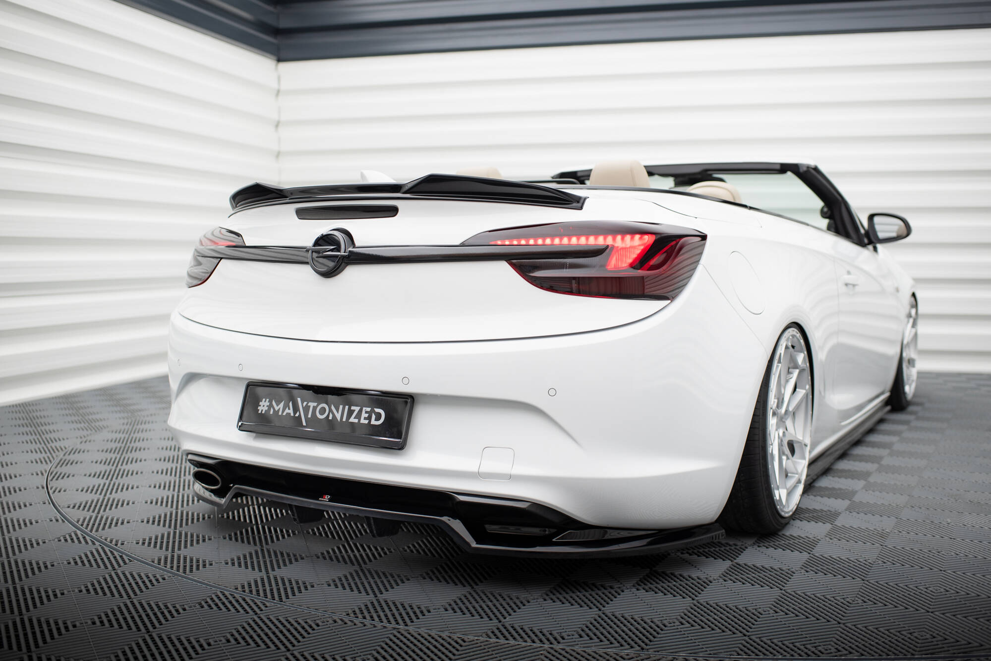 Spoiler CAP 3D Opel Cascada - 3