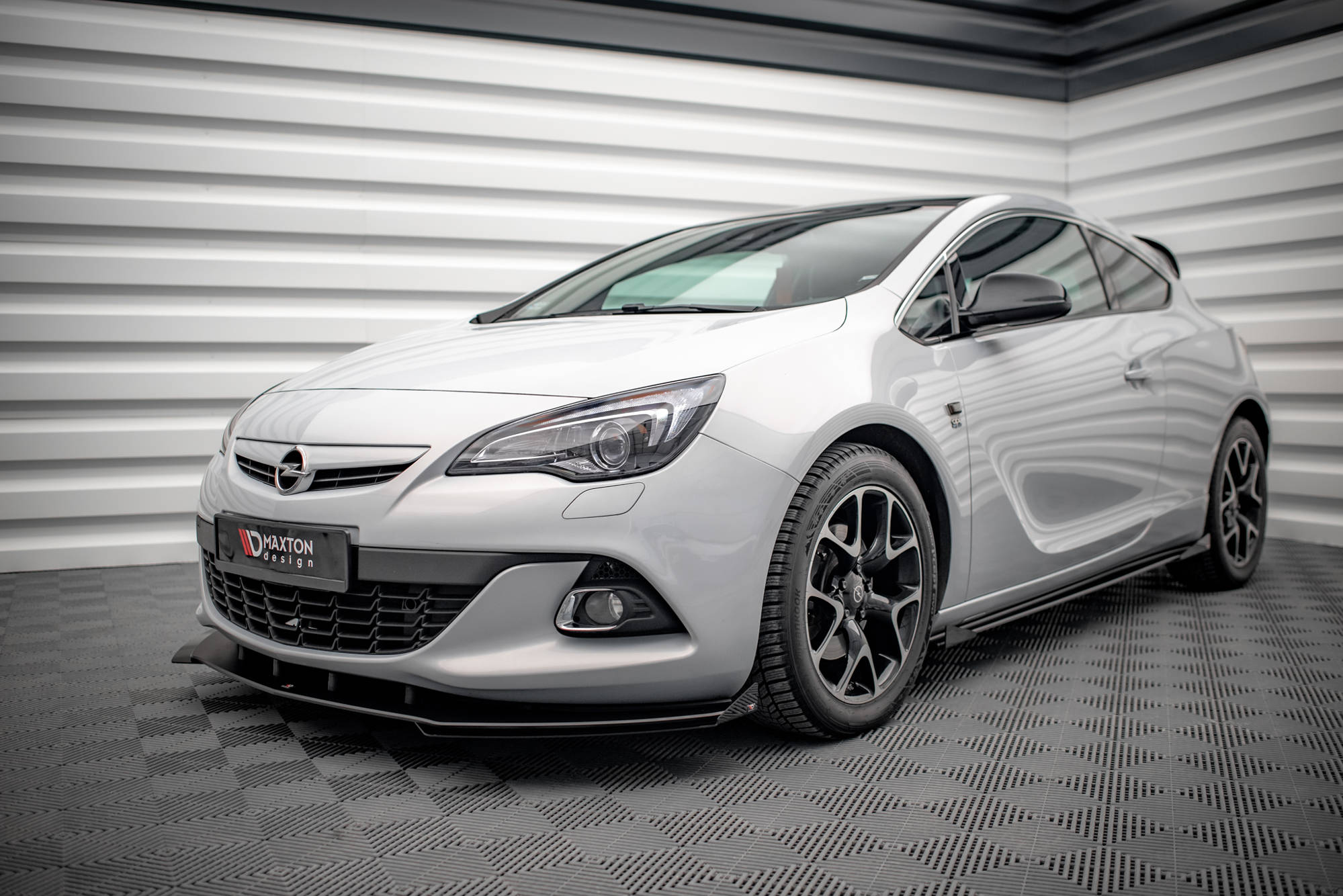 Front Flaps Opel Astra GTC OPC-Line J - 3