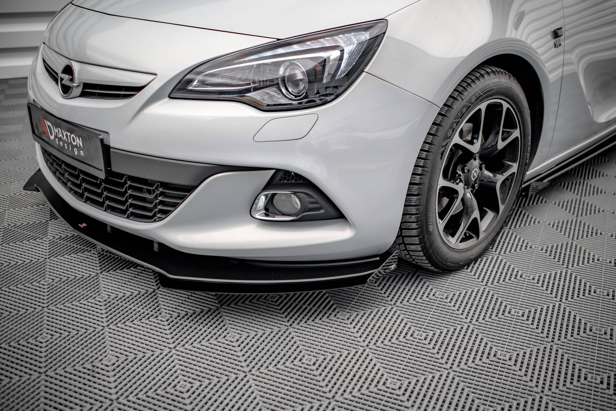 Front Flaps Opel Astra GTC OPC-Line J - 2