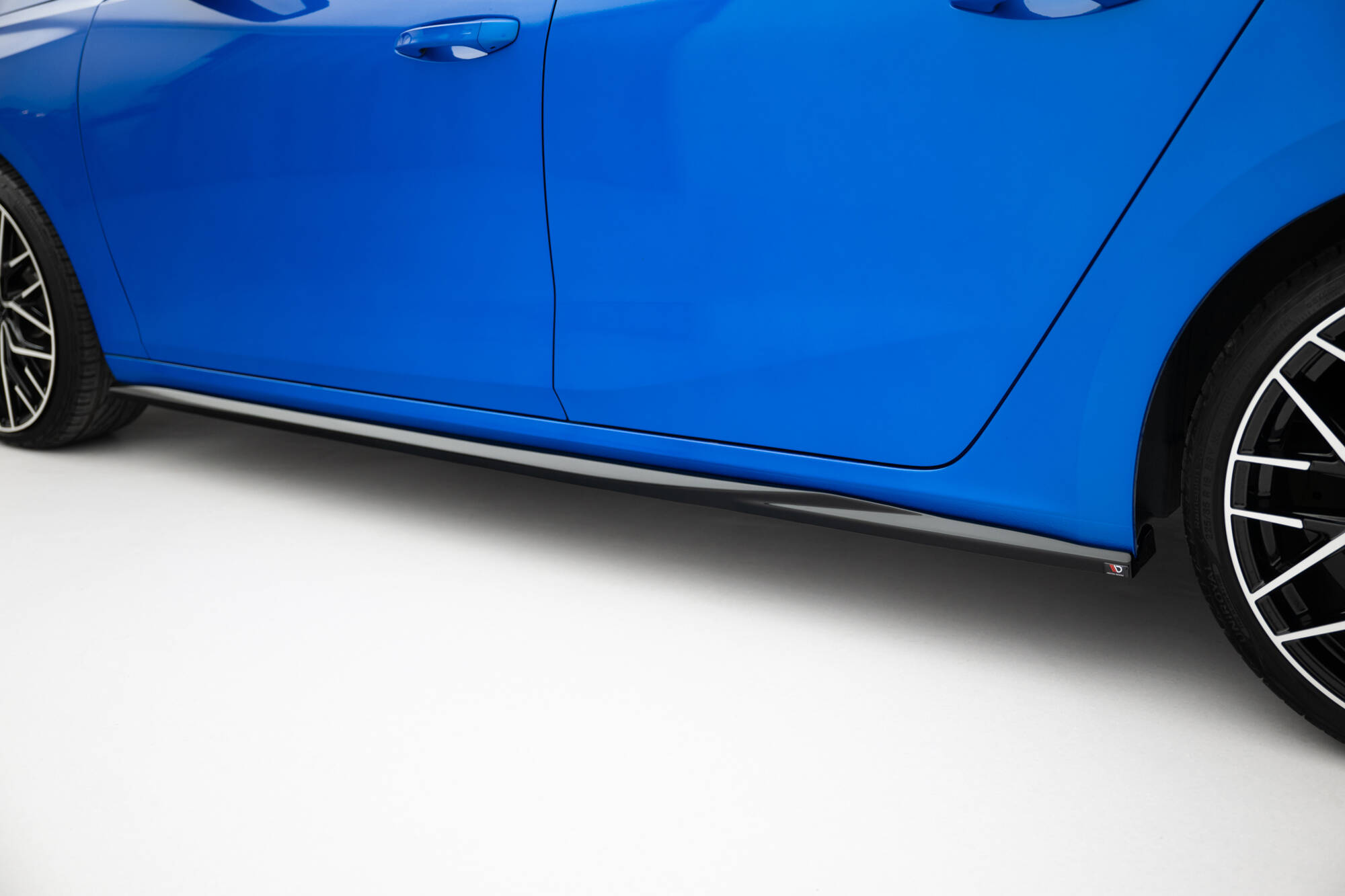 Side Skirts Diffusers Opel Astra Sports Tourer L (Mk5) - 2