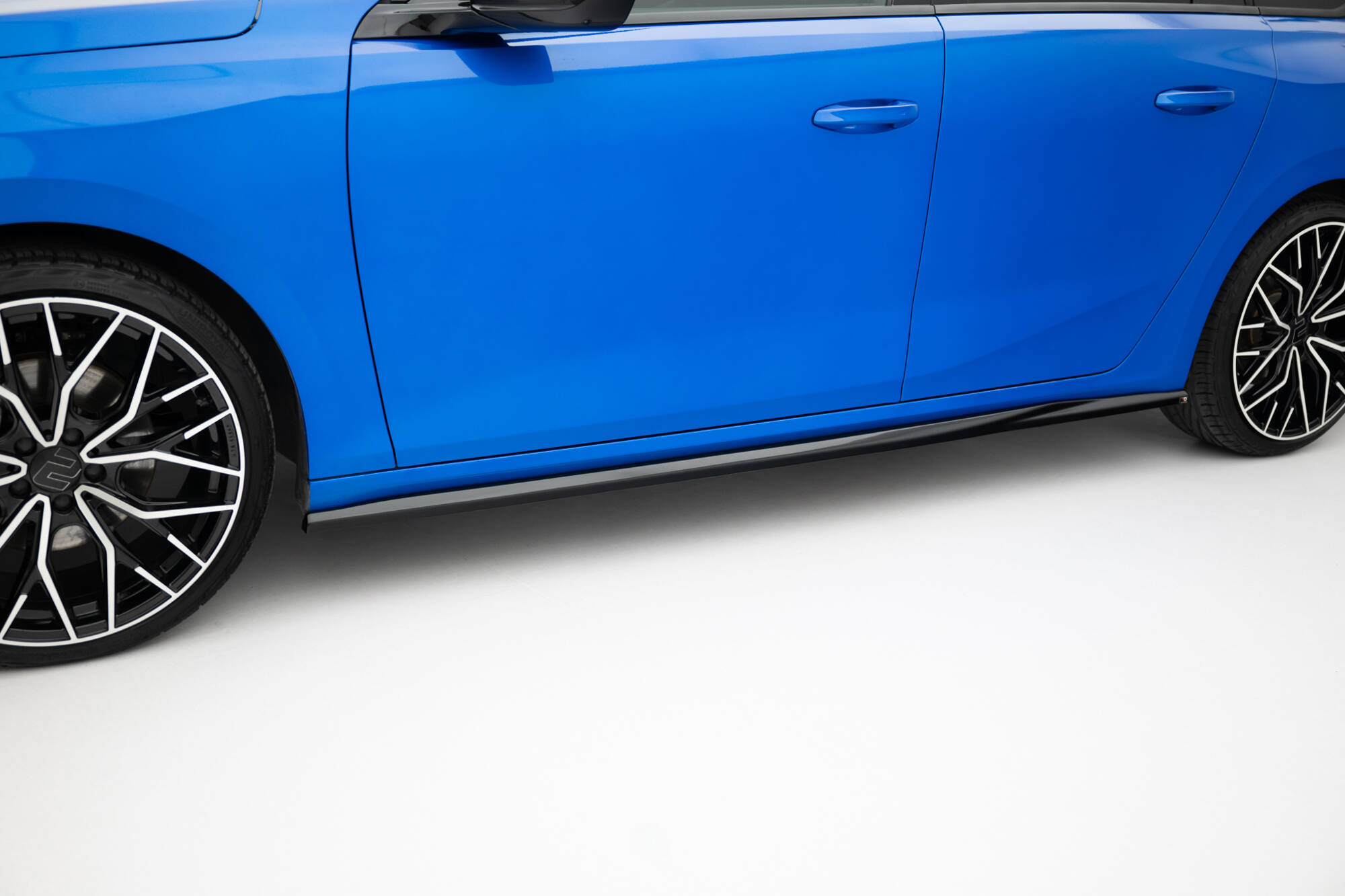 Side Skirts Diffusers Opel Astra Sports Tourer L (Mk5) - 4