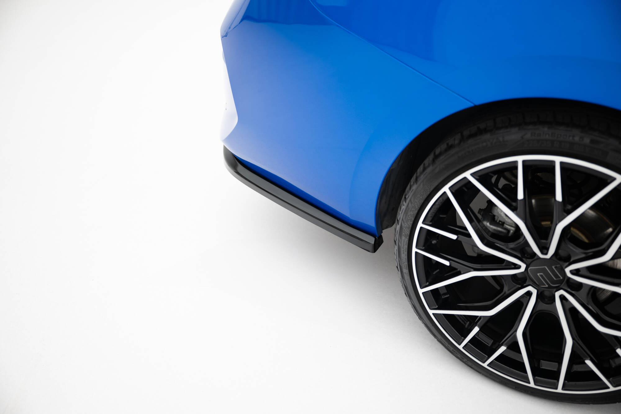 Rear Splitter (Vertical Bars) Opel Astra Sports Tourer L (Mk5) - 3