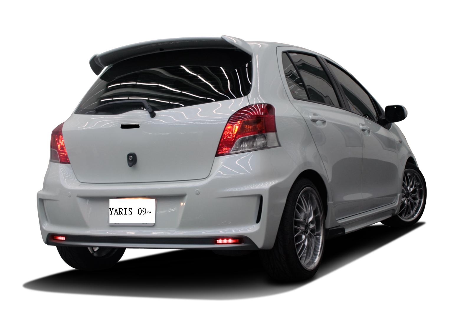 TOYOTA YARIS 09+ HLM REAR BUMPER INCL. BUMPER LIGHTS [SIX]