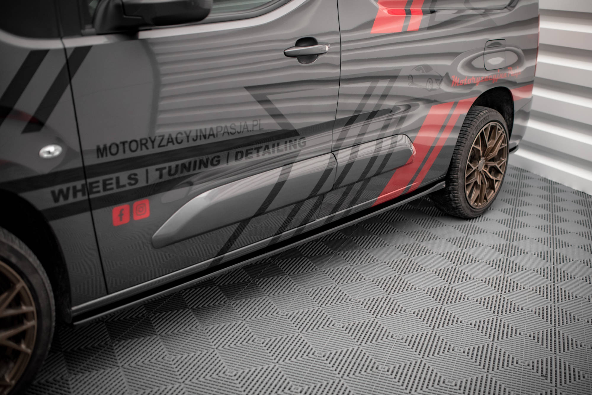 Side Skirts Diffusers Peugeot Partner Maxi Mk3 - 3
