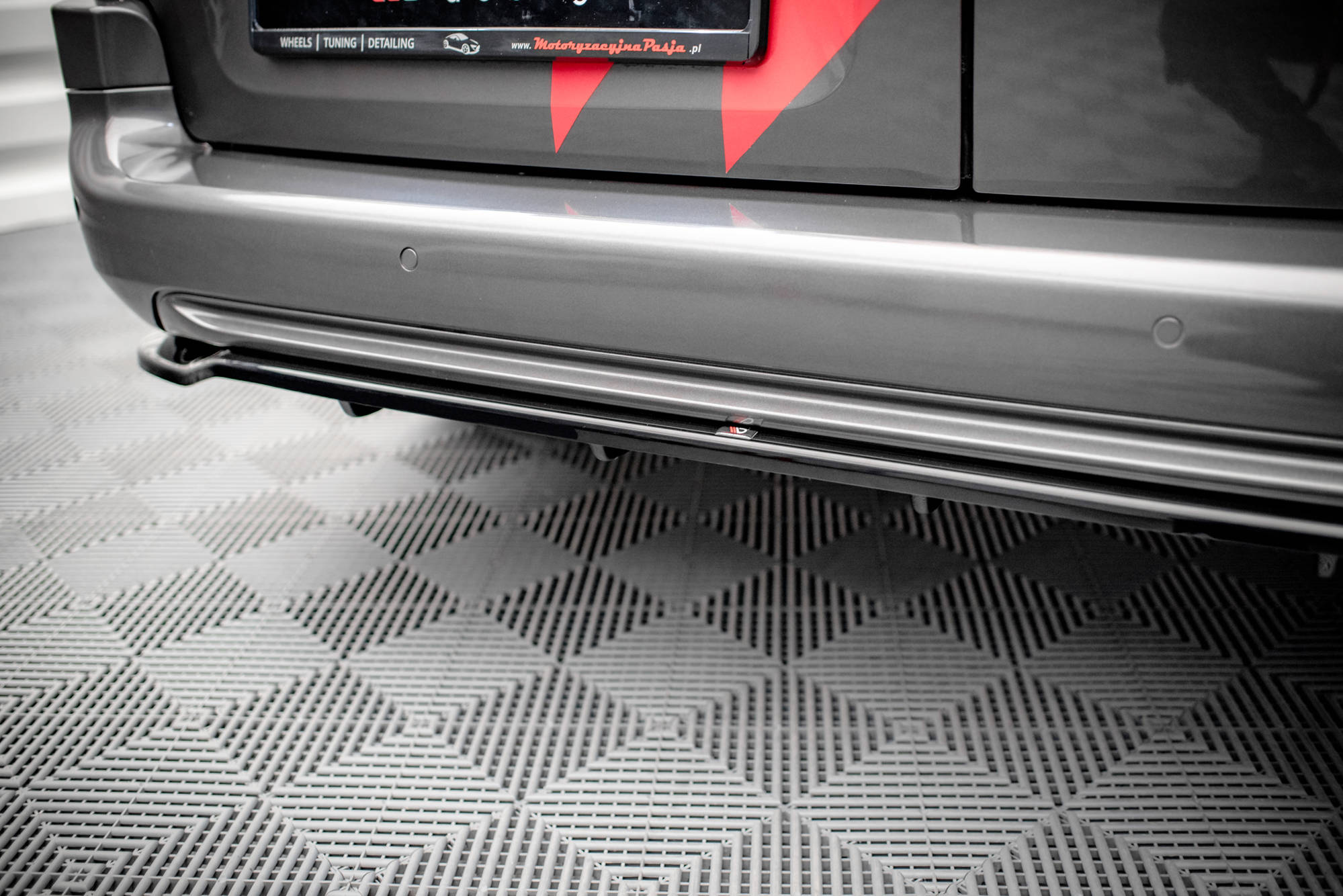 Central Rear Splitter (Vertical Bars) Peugeot Partner Long Mk3 - 4