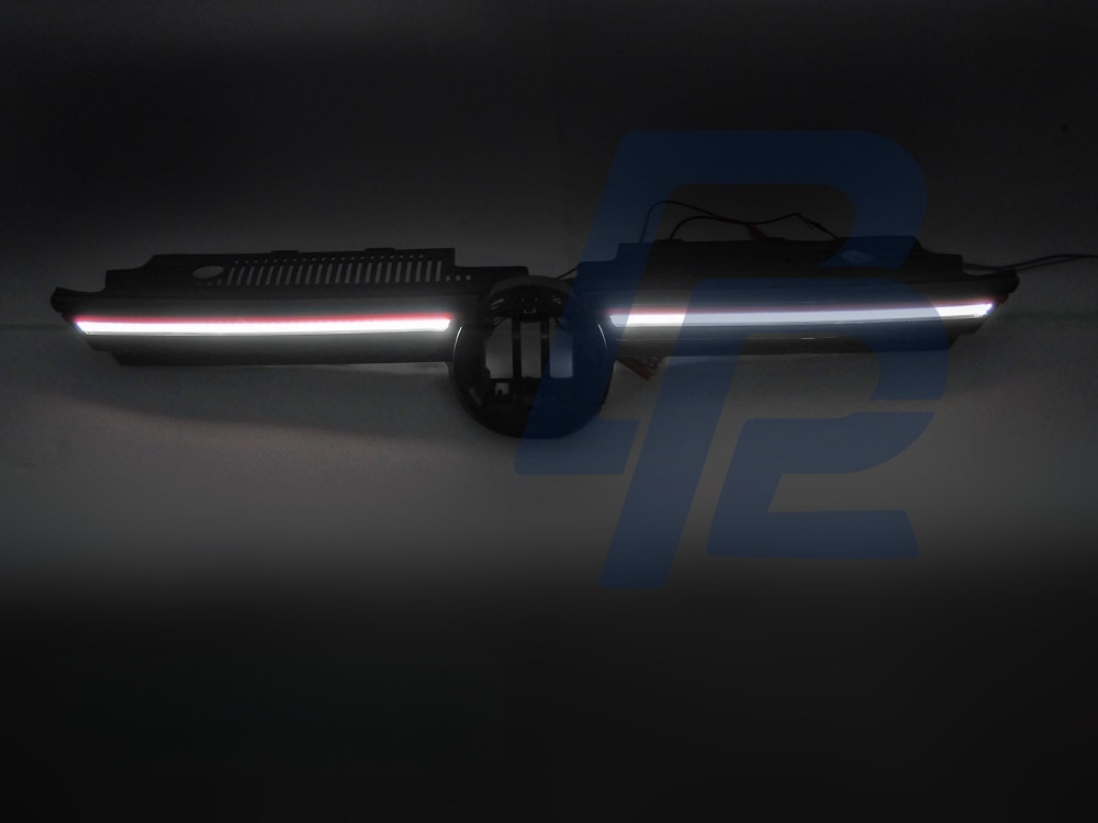 Grille with LED Sport Gloss Black with Red Line for VW Golf VIII 2019–2024 - 5