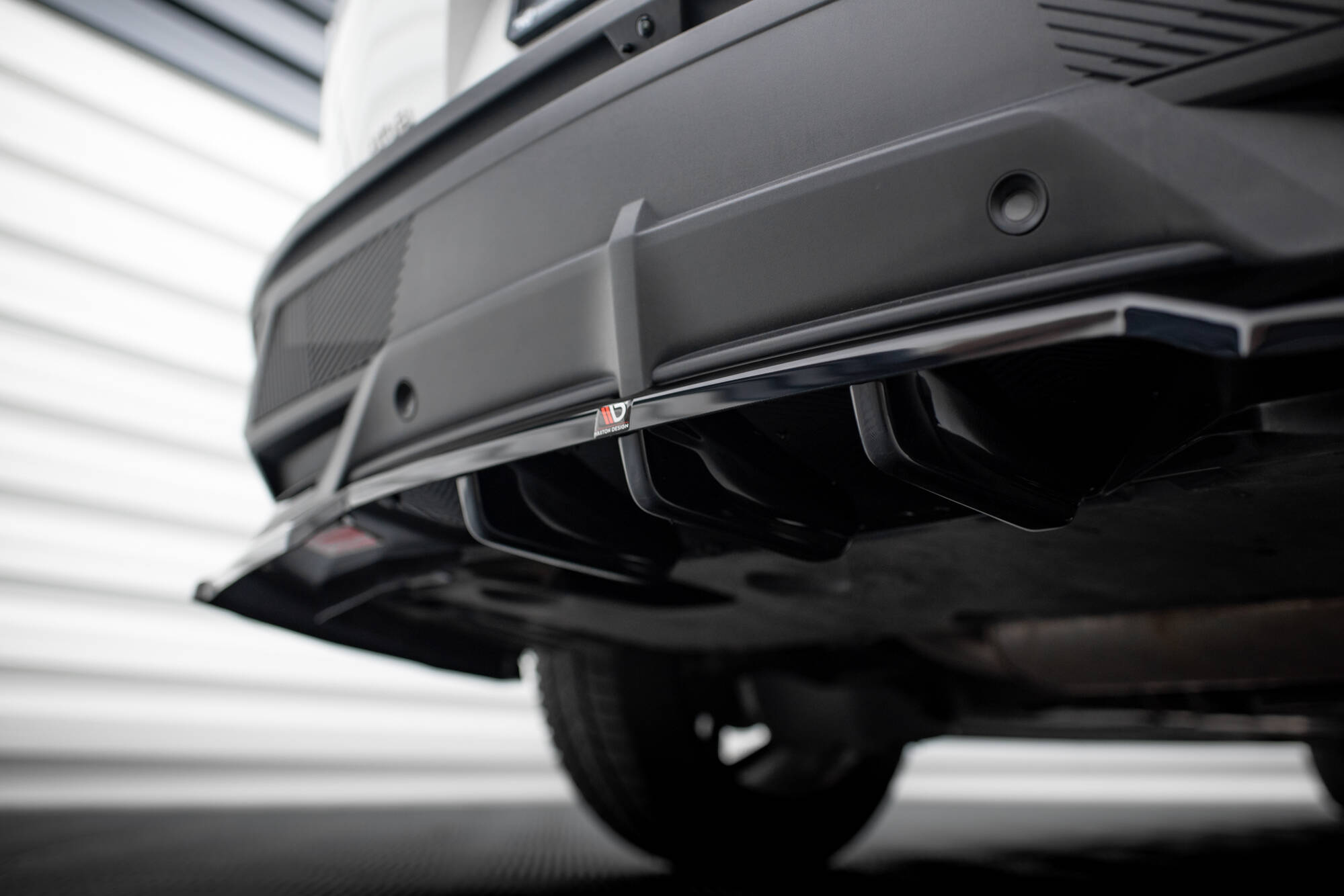 Central Rear Splitter (Vertical Bars) Peugeot 408 Mk1 - 4