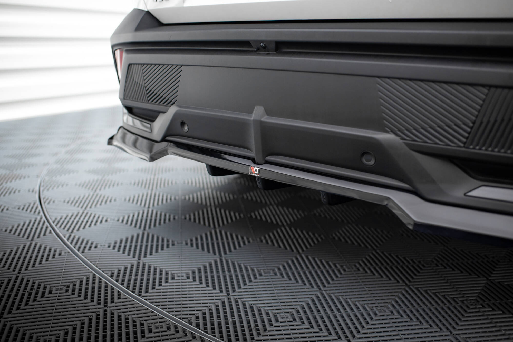 Central Rear Splitter (Vertical Bars) Peugeot 408 Mk1 - 3