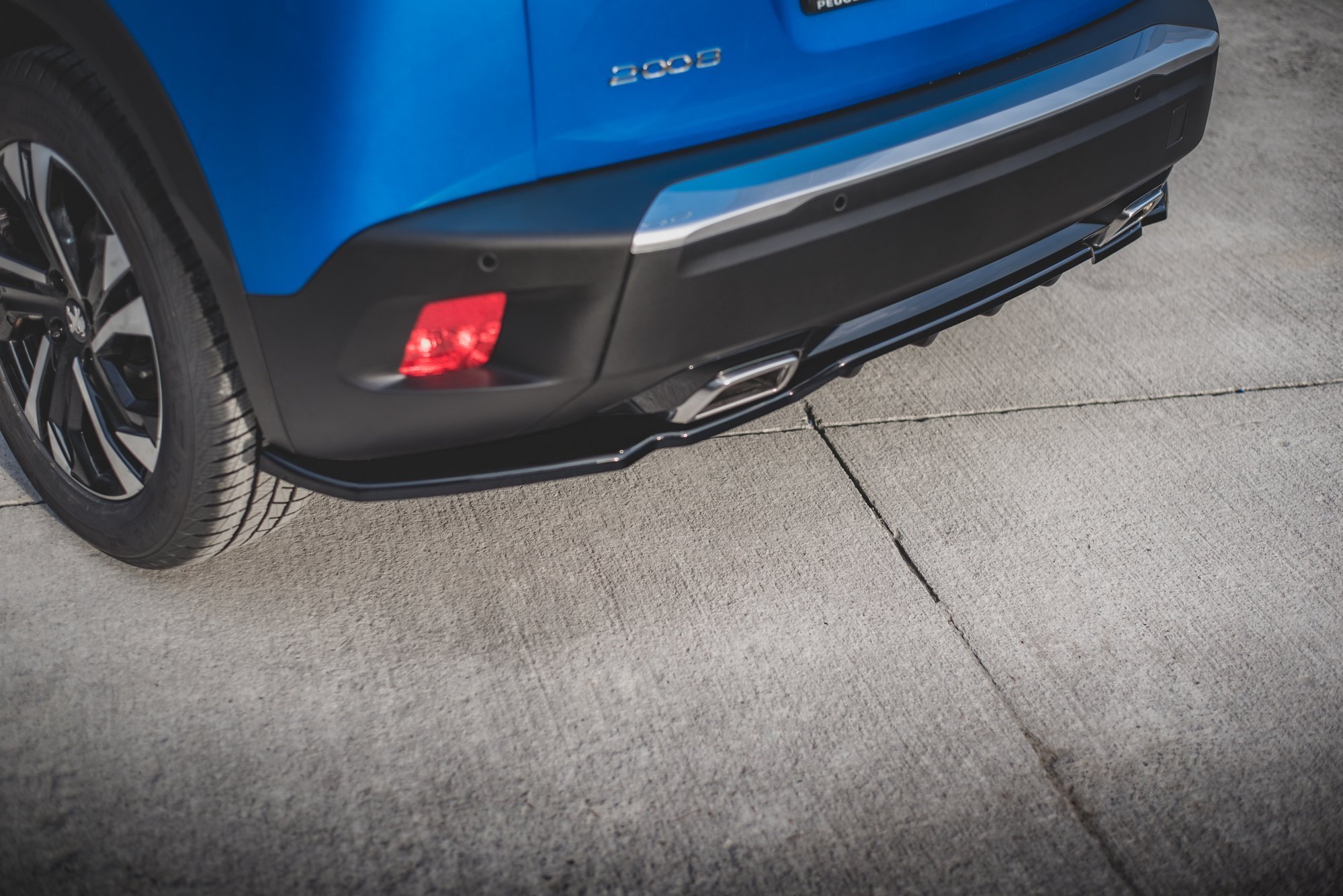 Central Rear Splitter (Vertical Bars) Peugeot 2008 Mk2 - 5