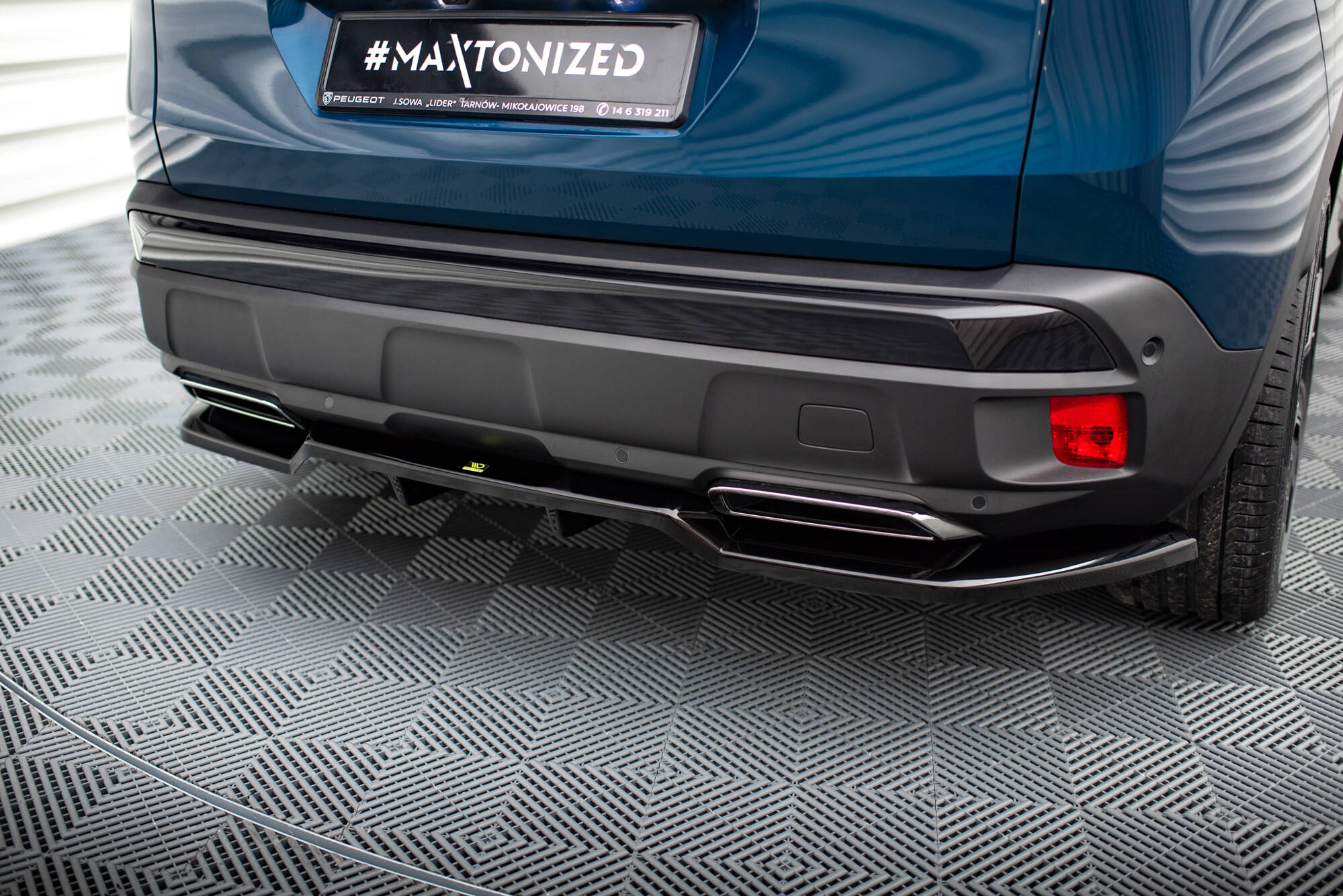 Central Rear Splitter (Vertical Bars) Peugeot 3008 GT-Line Mk2 Facelift - 2
