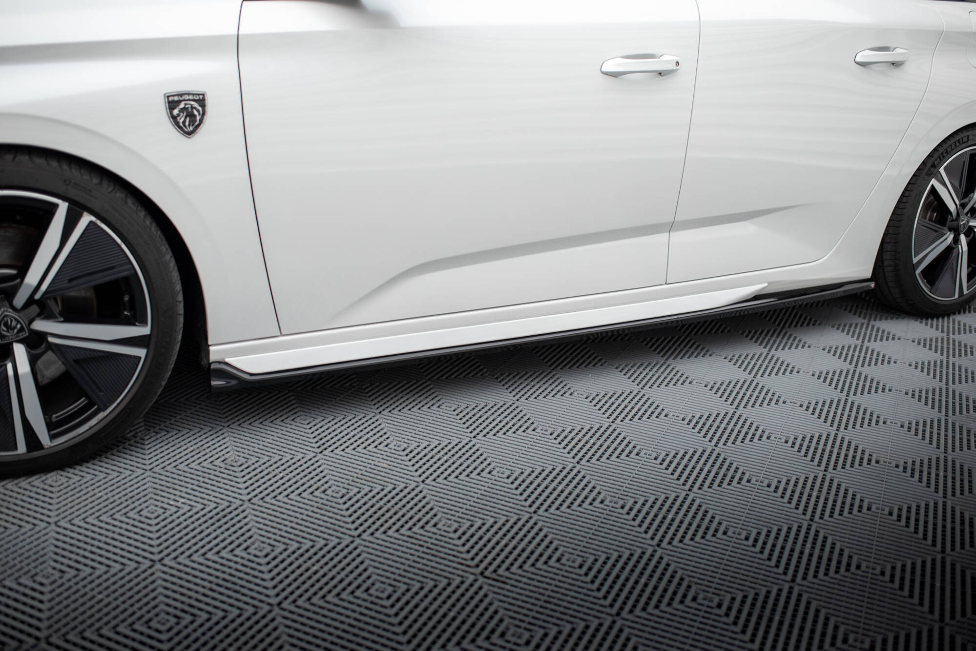 Side Skirts Diffusers Peugeot 308 GT SW Mk3 - 3