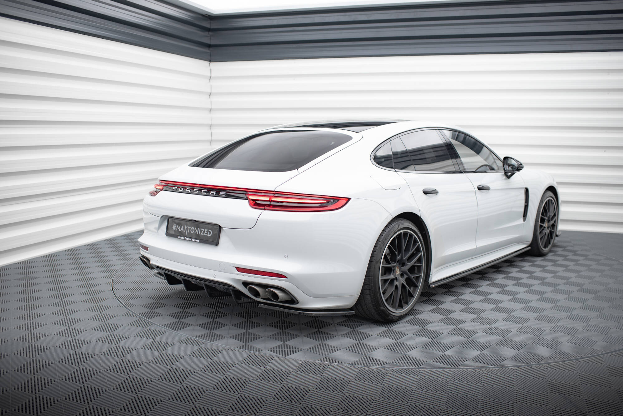 Rear Side Splitters Porsche Panamera GTS 971 - 2
