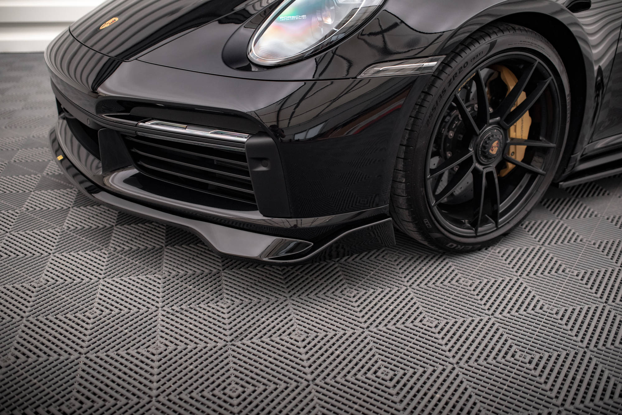 Front Splitter Porsche 911 Turbo S 992 - 5
